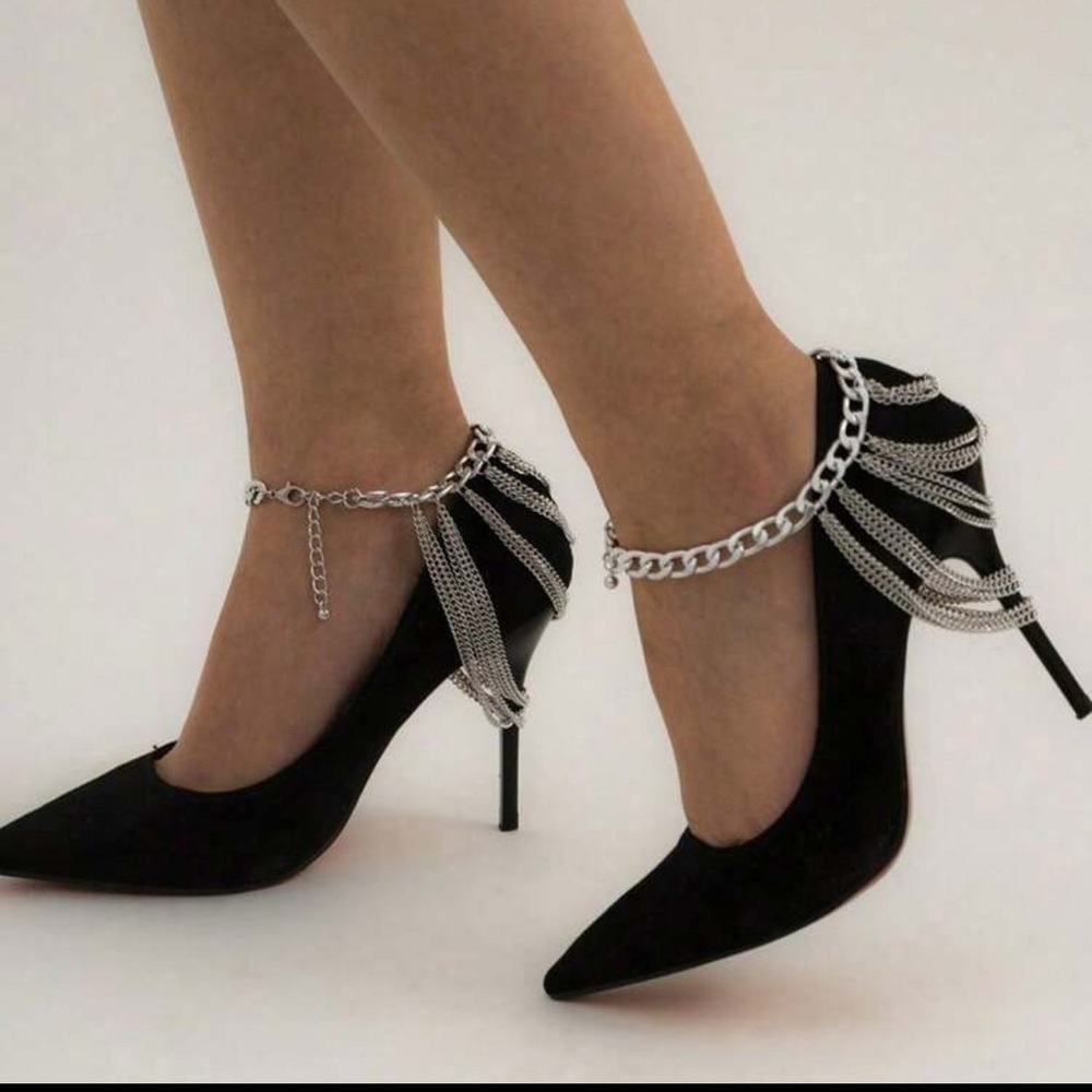 Silver and Pearl Shoe Charm Set with Quilted Floral Pouch - Picture 7 of 10